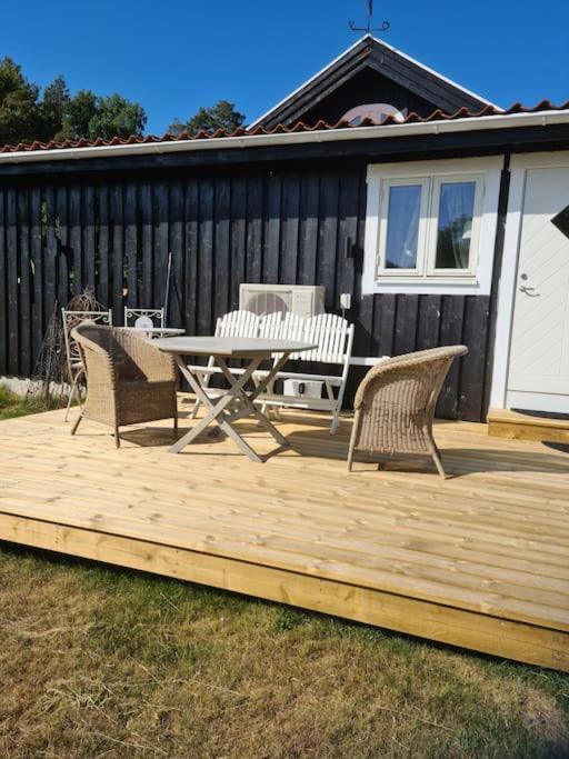 Foertjusande Gaesthus Med Parkering Fjallbacka Exterior photo